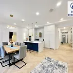 Buda Hill Charm - 3 Bdrm- Self Chkn Apartment *