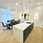 Buda Hill Charm - 3 Bdrm- Self Chkn * Budapest