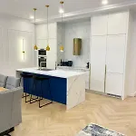 Buda Hill Charm - 3 Bdrm- Self Chkn