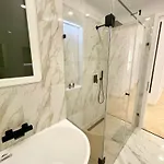 Apartment Buda Hill Charm - 3 Bdrm- Self Chkn *