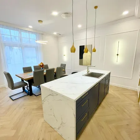 Buda Hill Charm I 3br I Self Chkn * Budapest