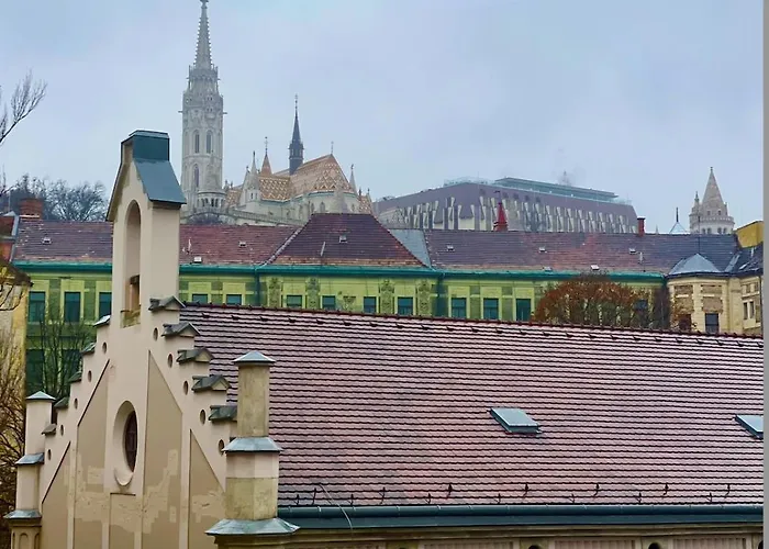 Buda Hill Charm - 3 Bedrooms - Self Check-in Daire Budapeşte