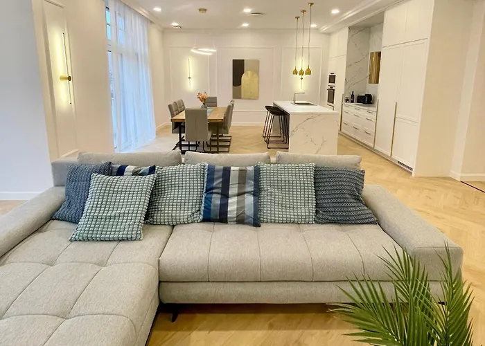 Buda Hill Charm - 3 Bedrooms - Self Check-in Daire Budapeşte