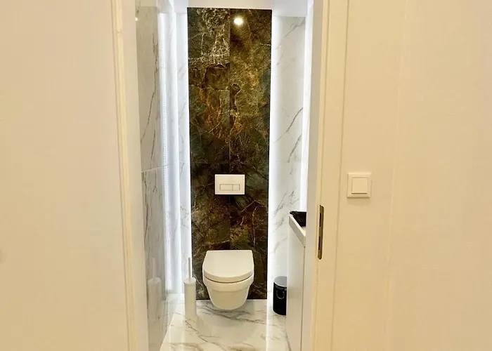 Buda Hill Charm - 3 Bedrooms - Self Check-in *