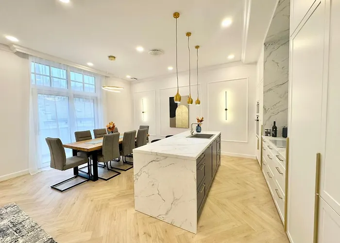 Buda Hill Charm - 3 Bedrooms - Self Check-in *