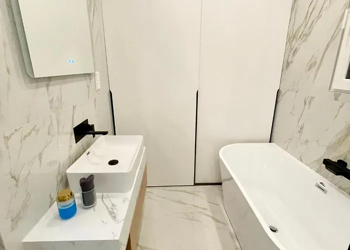 Buda Hill Charm - 3 Bedrooms - Self Check-in