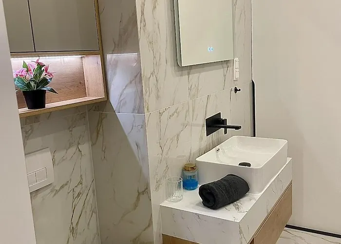 Buda Hill Charm - 3 Bedrooms - Self Check-in Appartement Boedapest