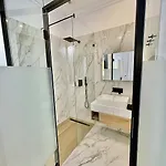 Apartament Buda Hill Charm - 3 Bdrm- Self Chkn Budapeszt
