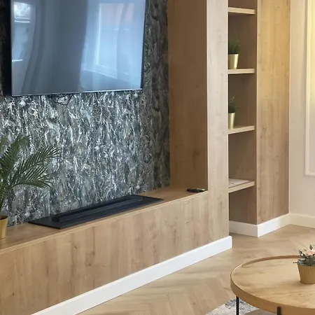 Апартаменты Buda Hill Charm I 3br I Self Chkn