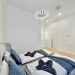 Buda Hill Charm - 3 Bdrm- Self Chkn