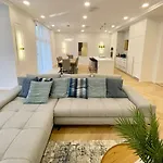 Buda Hill Charm - 3 Bdrm- Self Chkn Apartmán Budapešť