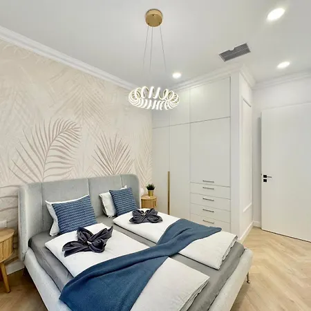 Lejlighed Buda Hill Charm - 3 Bdrm- Self Chkn