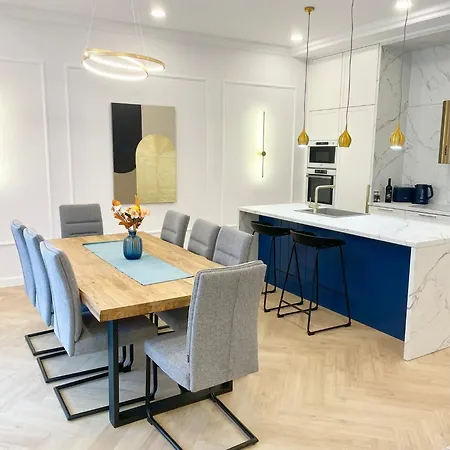 Lejlighed Buda Hill Charm - 3 Bdrm- Self Chkn