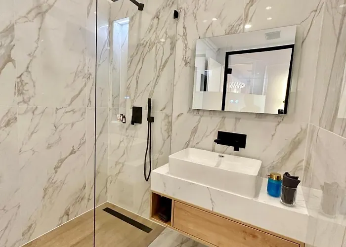 Buda Hill Charm - 3 Bedrooms - Self Check-in Apartamento