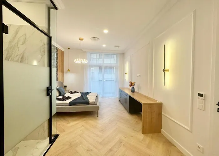 Buda Hill Charm - 3 Bedrooms - Self Check-in *