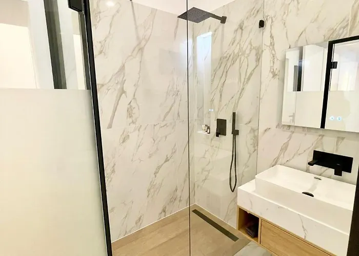 Buda Hill Charm - 3 Bedrooms - Self Check-in Apartamento *