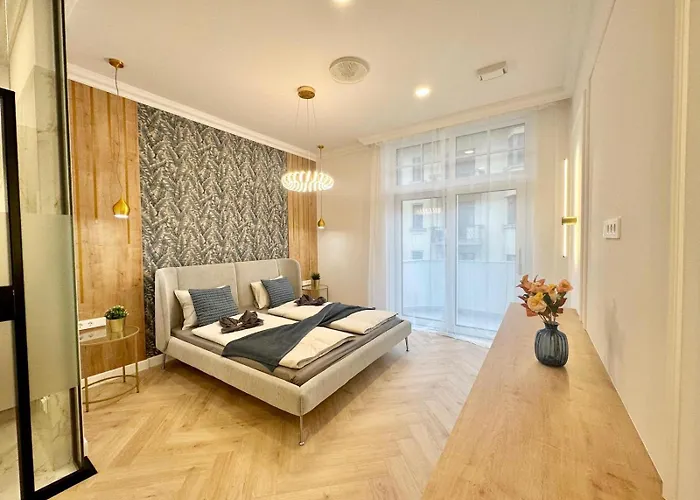 Buda Hill Charm - 3 Bedrooms - Self Check-in Apartamento *
